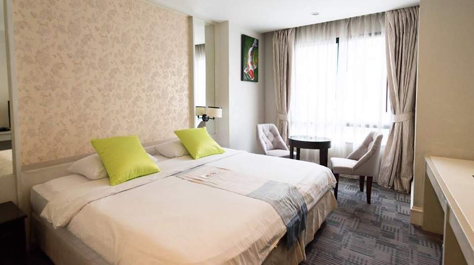 Aphrodite Inn Bangkok Bagian luar foto